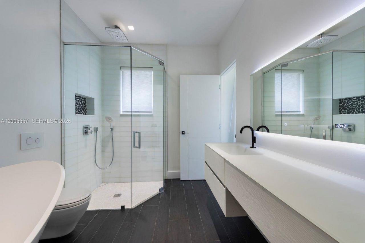 11555 Griffing Blvd, Biscayne Park, FL 33161 Photo