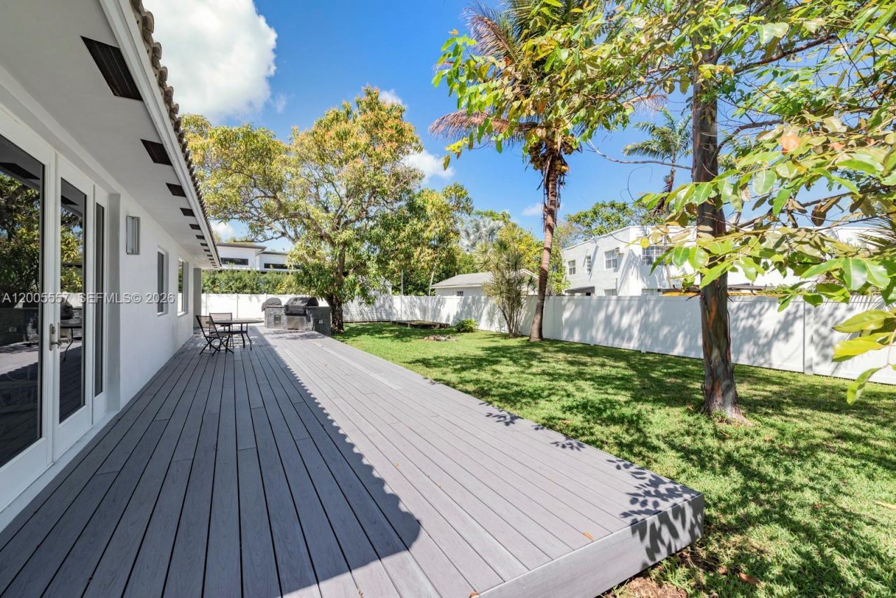 11555 Griffing Blvd, Biscayne Park, FL 33161 Photo