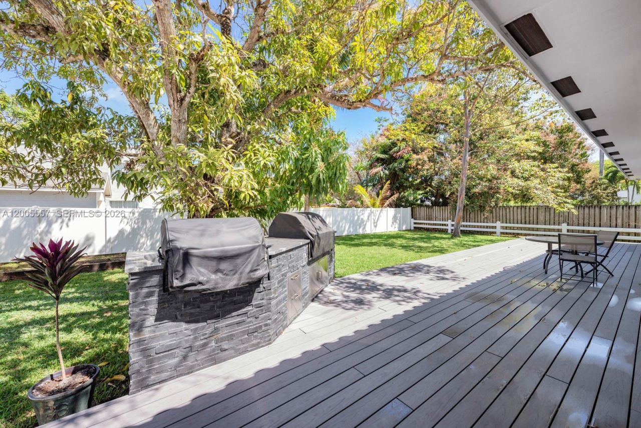 11555 Griffing Blvd, Biscayne Park, FL 33161 Photo