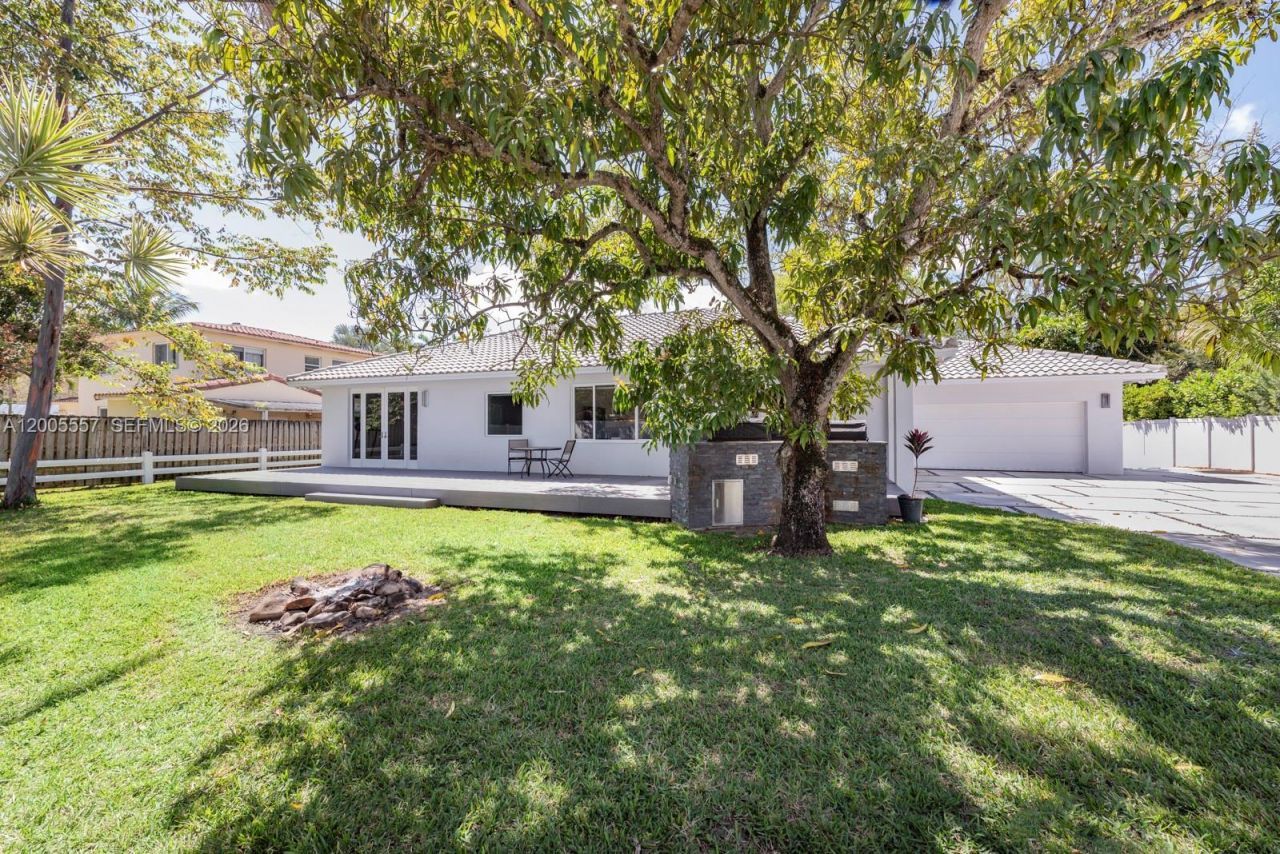 11555 Griffing Blvd, Biscayne Park, FL 33161 Photo