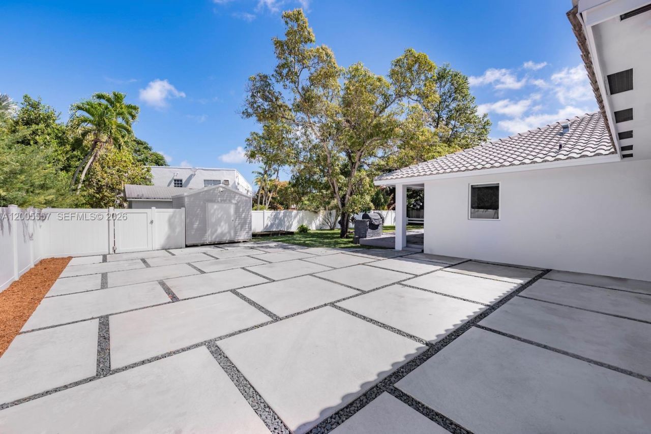 11555 Griffing Blvd, Biscayne Park, FL 33161 Photo