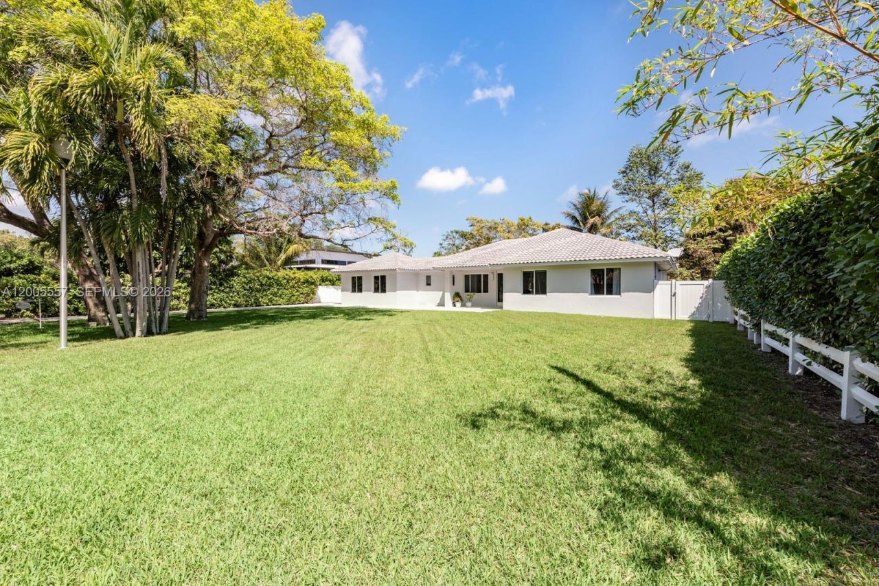 11555 Griffing Blvd, Biscayne Park, FL 33161 Photo