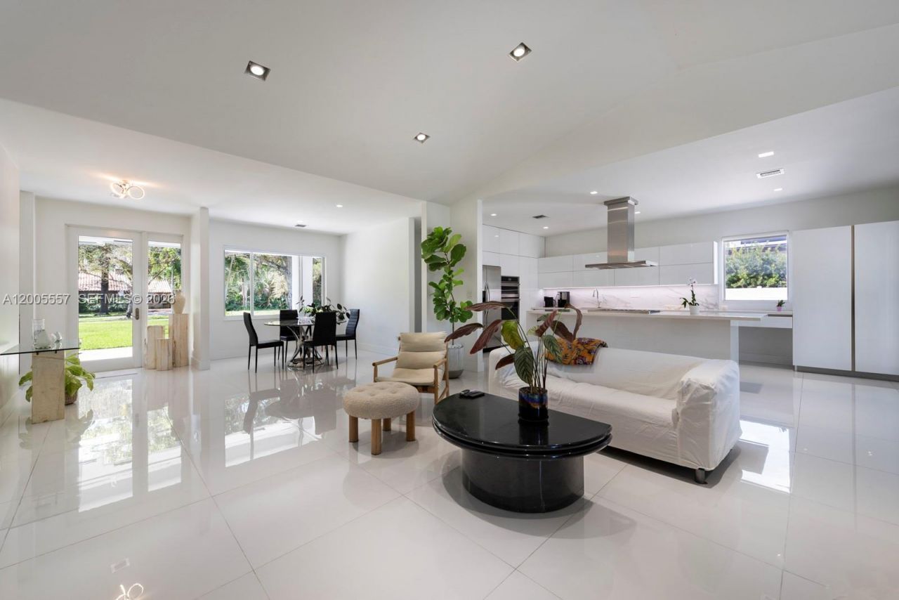 11555 Griffing Blvd, Biscayne Park, FL 33161 Photo