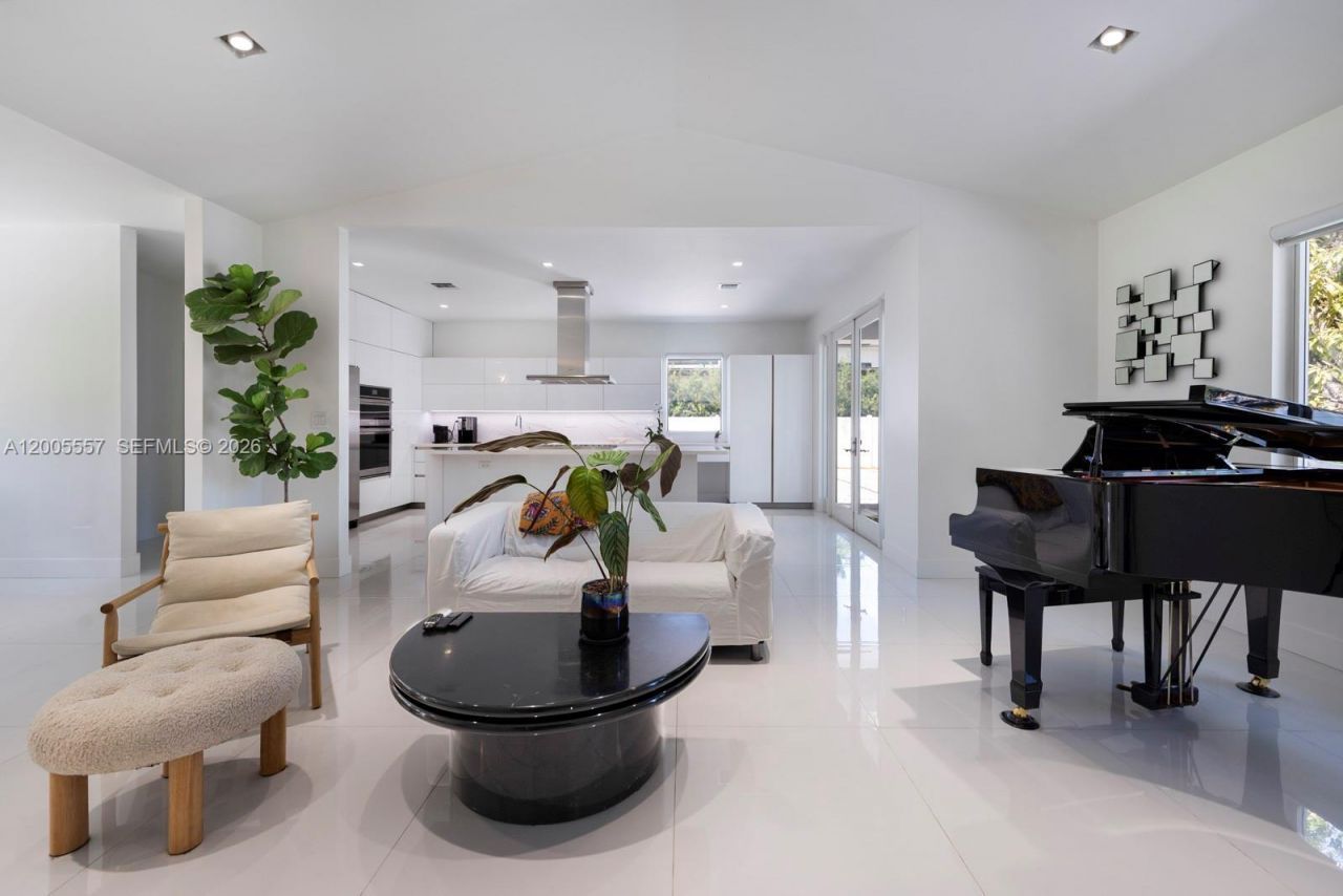 11555 Griffing Blvd, Biscayne Park, FL 33161 Photo