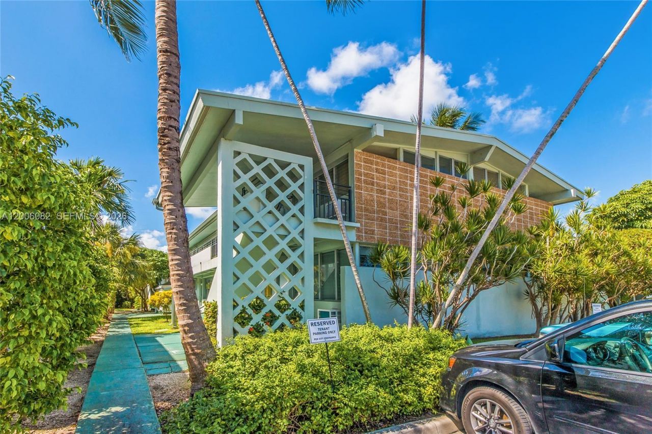 1060 98 St, Bay Harbor Islands, FL 33154 Photo