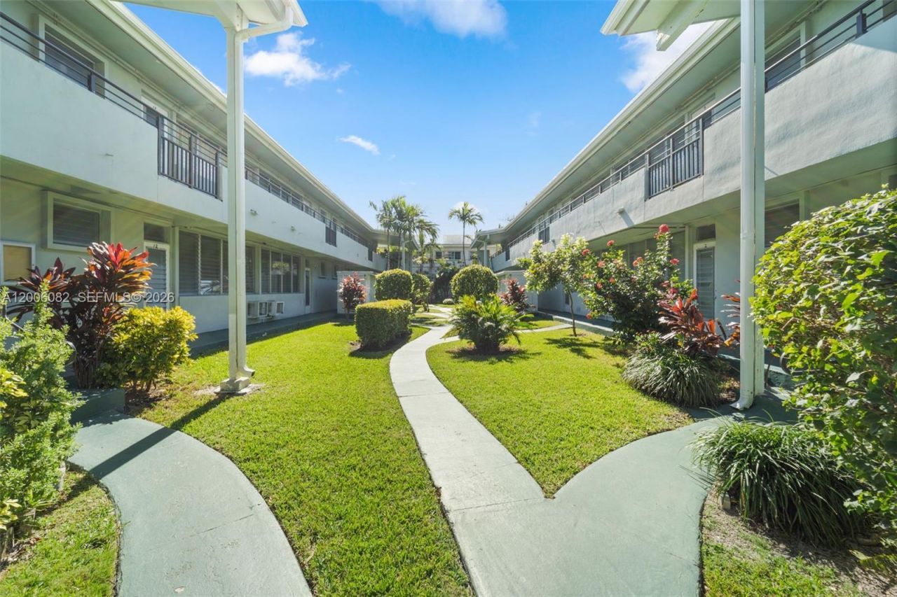 1060 98 St, Bay Harbor Islands, FL 33154 Photo
