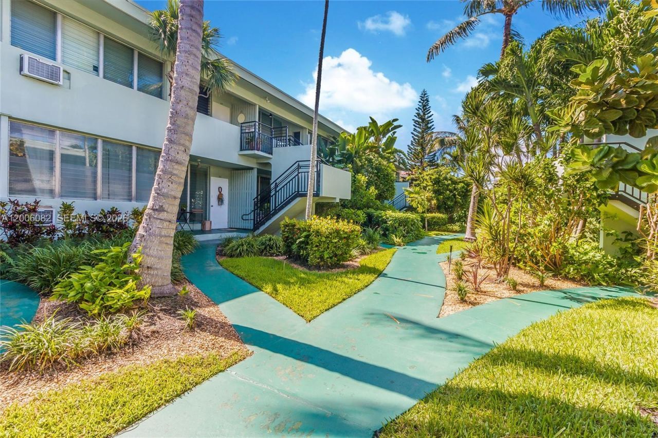 1060 98 St, Bay Harbor Islands, FL 33154 Photo