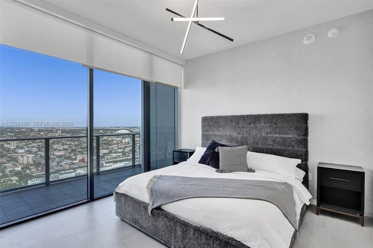 1000 Brickell Plaza, Unit PH5106, Miami, FL 33131 Photo
