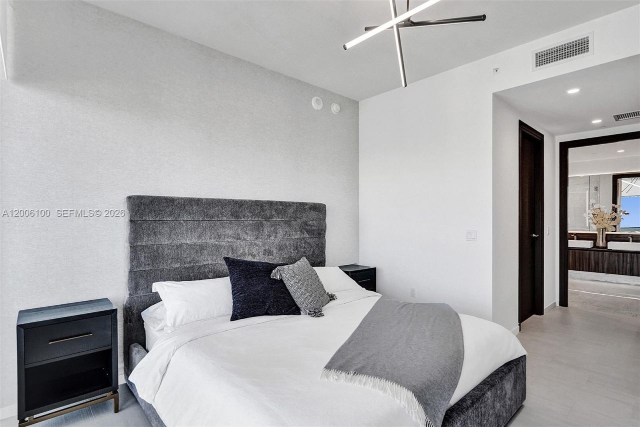 1000 Brickell Plaza, Unit PH5106, Miami, FL 33131 Photo