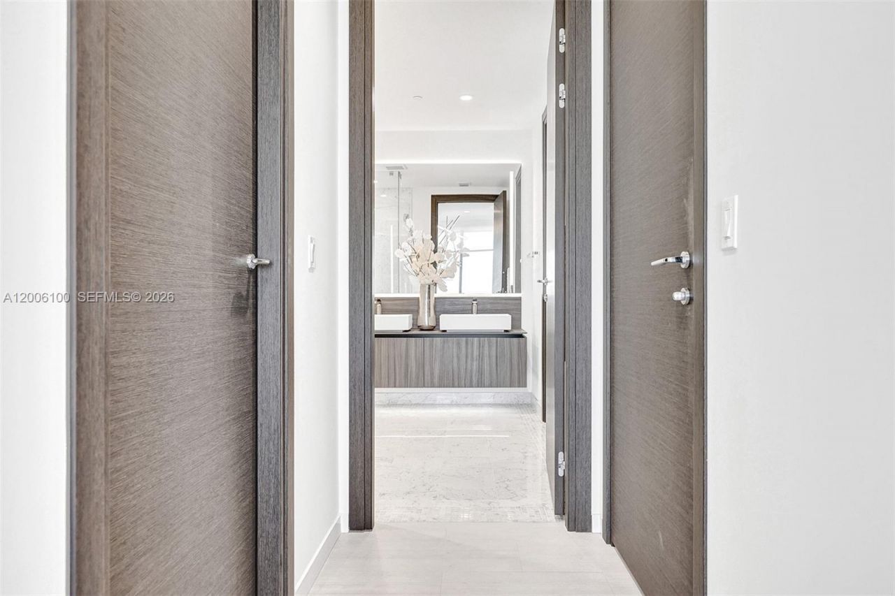 1000 Brickell Plaza, Unit PH5106, Miami, FL 33131 Photo