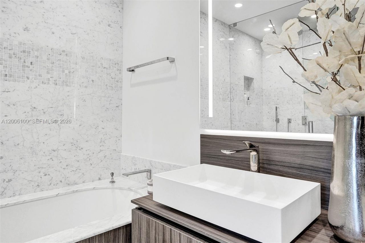1000 Brickell Plaza, Unit PH5106, Miami, FL 33131 Photo