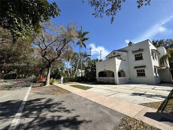 502 Madeira Ave, Unit A, Coral Gables, FL 33134