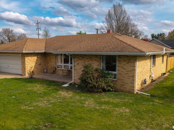 865 E FRANKLIN Street, Macomb, IL 61455