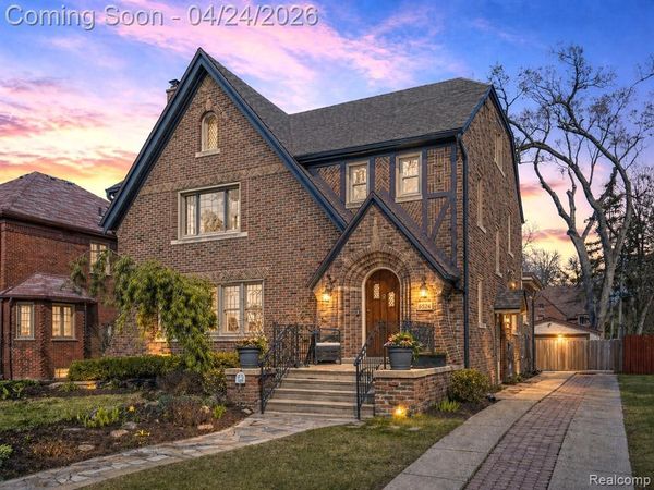 18974 Warrington Drive, Detroit, MI 48221