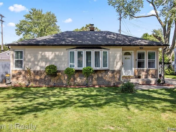 4673 Dearborndale Street, Dearborn Heights, MI 48125