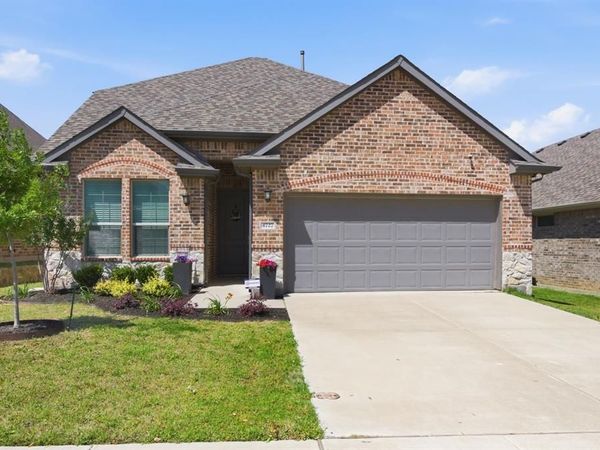 4727 Bluffview Drive, Haltom City, TX 76137