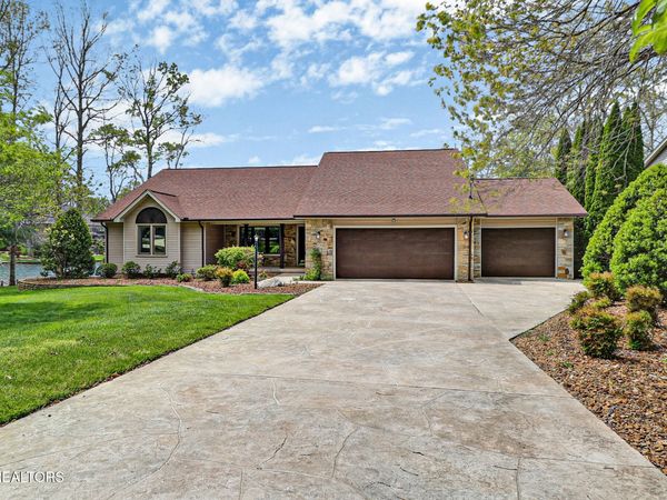 150 Lakewood Drive, Crossville, TN 38558