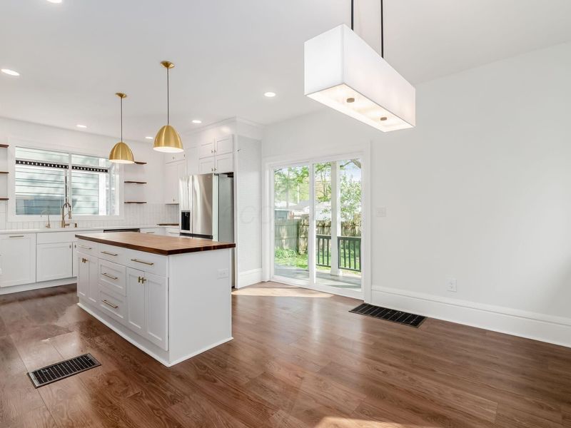 95 E Pacemont Road, Columbus, OH 43202 Photo 10