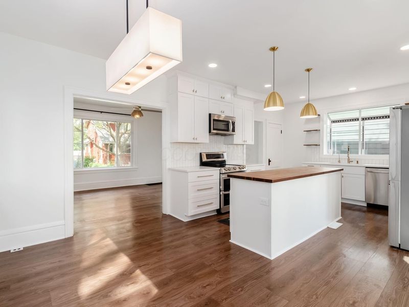 95 E Pacemont Road, Columbus, OH 43202 Photo 11