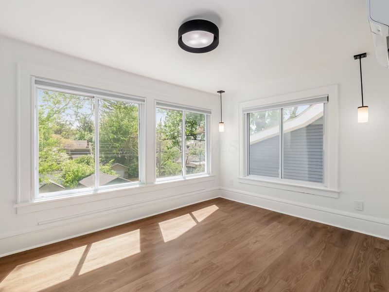 95 E Pacemont Road, Columbus, OH 43202 Photo 19