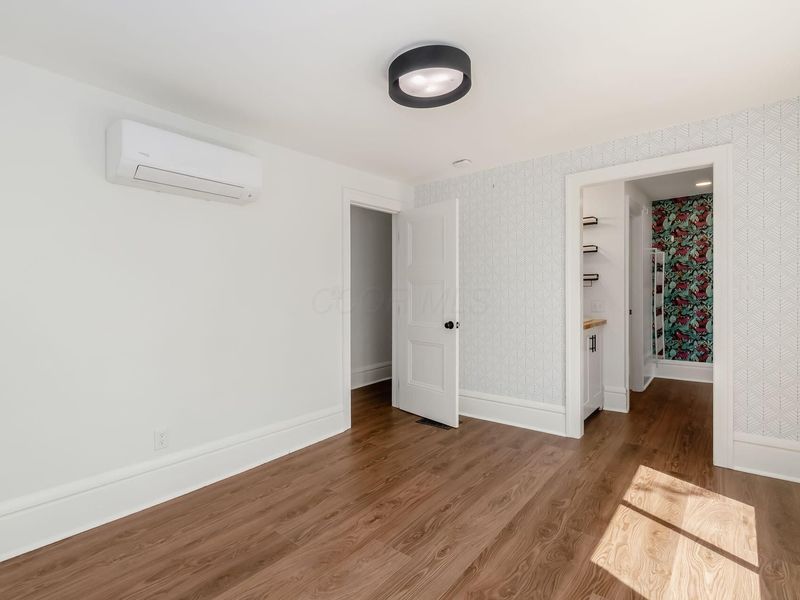 95 E Pacemont Road, Columbus, OH 43202 Photo 20