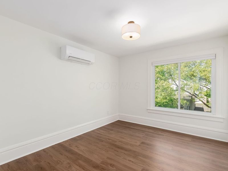 95 E Pacemont Road, Columbus, OH 43202 Photo 26