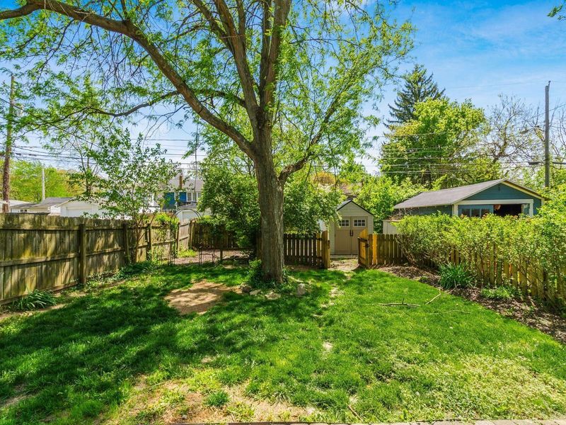 95 E Pacemont Road, Columbus, OH 43202 Photo 35