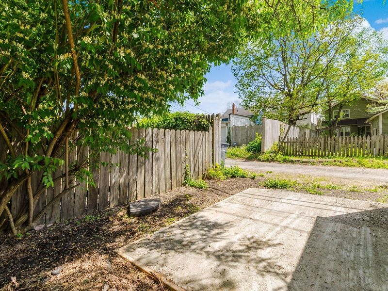 95 E Pacemont Road, Columbus, OH 43202 Photo 36