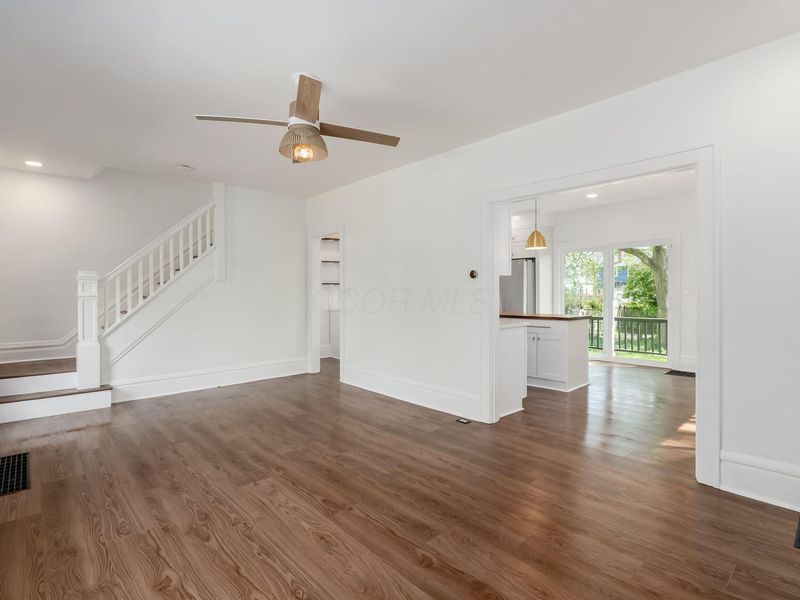 95 E Pacemont Road, Columbus, OH 43202 Photo 7