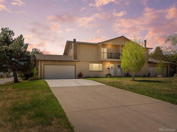1019 S Alkire Street , Lakewood, CO 80228