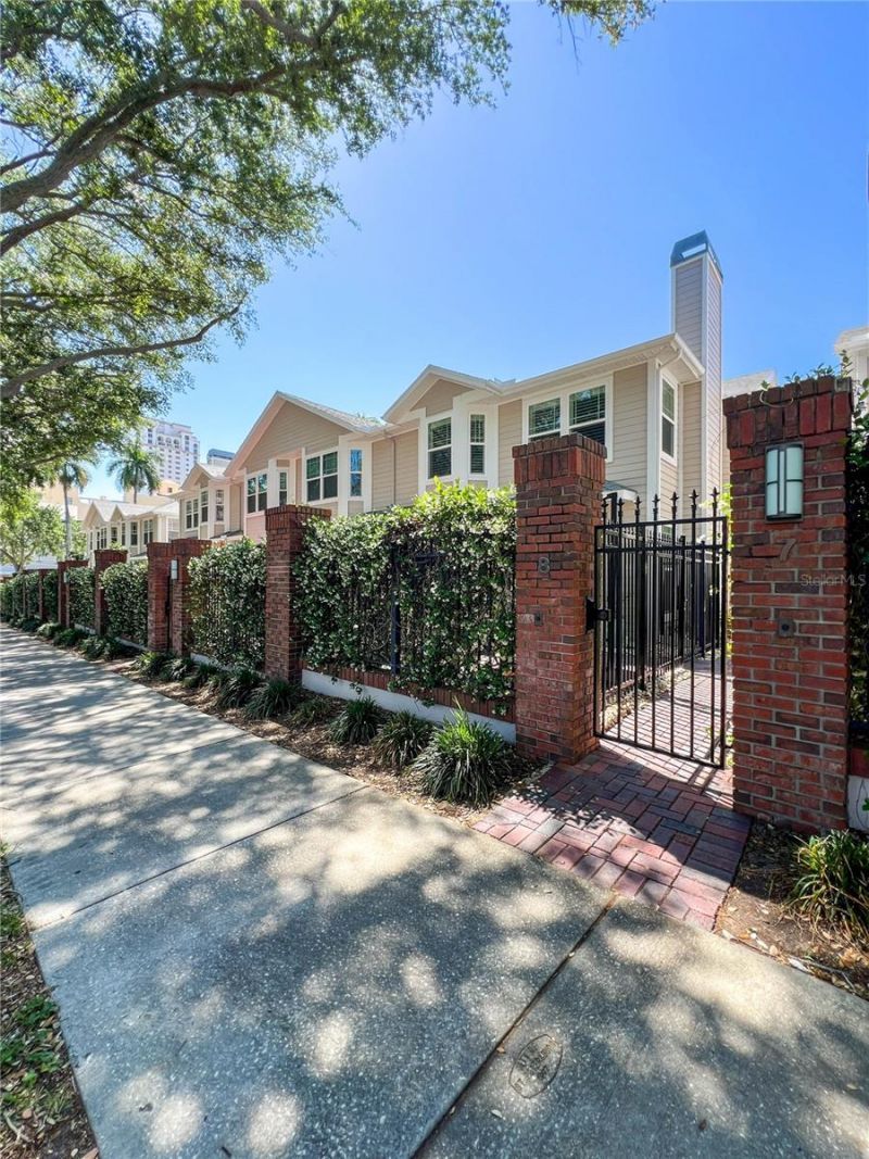 350 2nd Street N, Unit 8, Saint Petersburg, FL 33701 Photo