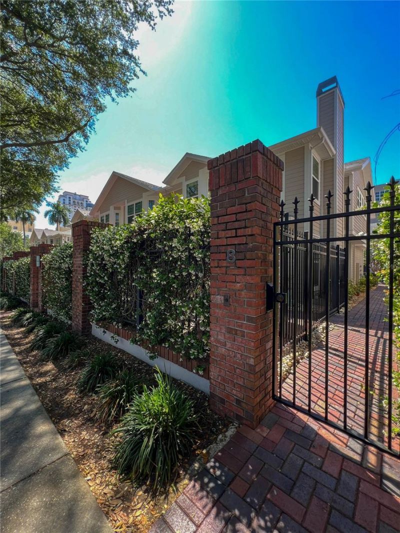 350 2nd Street N, Unit 8, Saint Petersburg, FL 33701 Photo