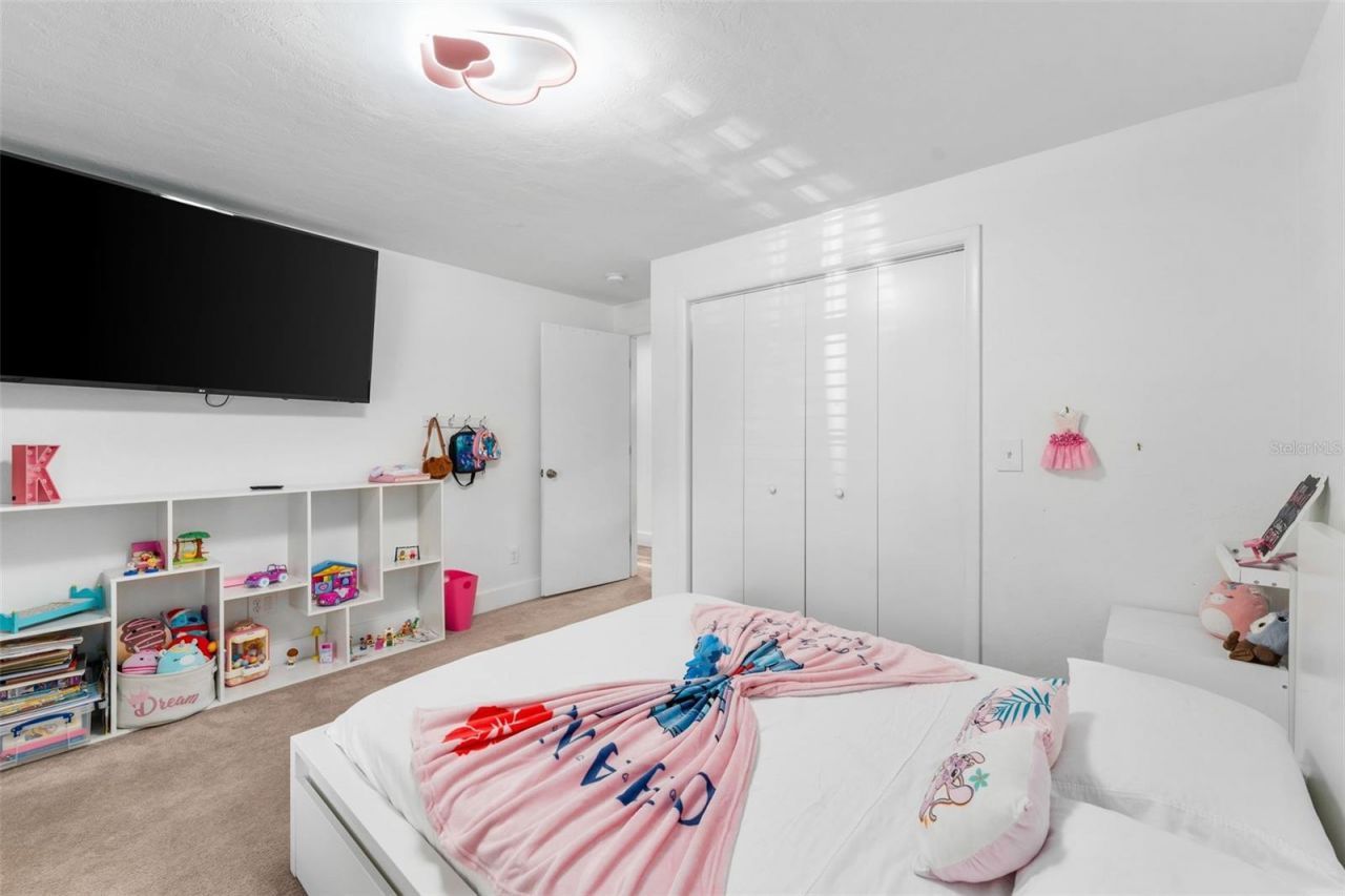 1114 SW 143rd Street , Newberry, FL 32669 Photo