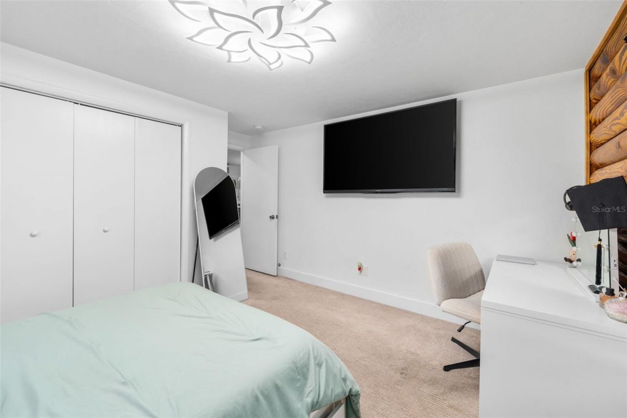 1114 SW 143rd Street , Newberry, FL 32669 Photo