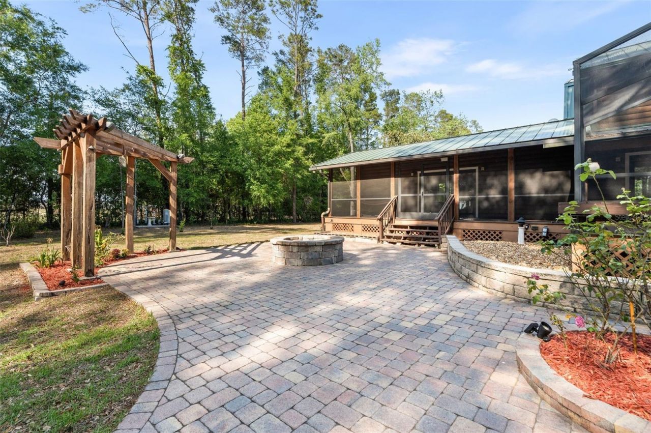 1114 SW 143rd Street , Newberry, FL 32669 Photo