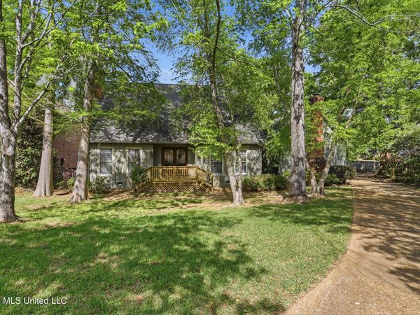9 Avery Circle, Jackson, MS 39211