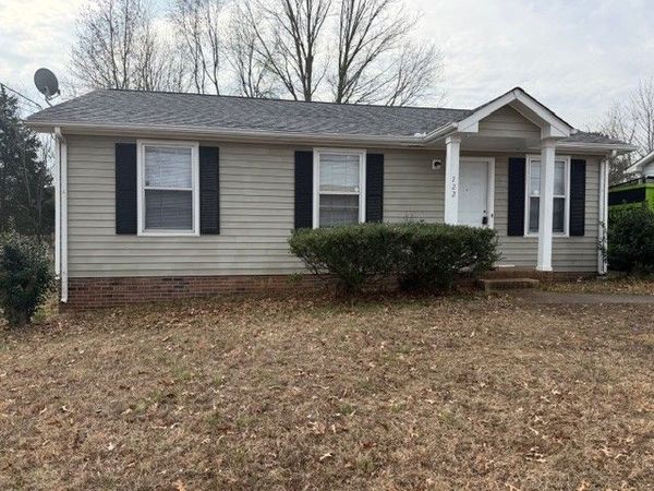 722 Shelton Cir , Clarksville, TN 37042