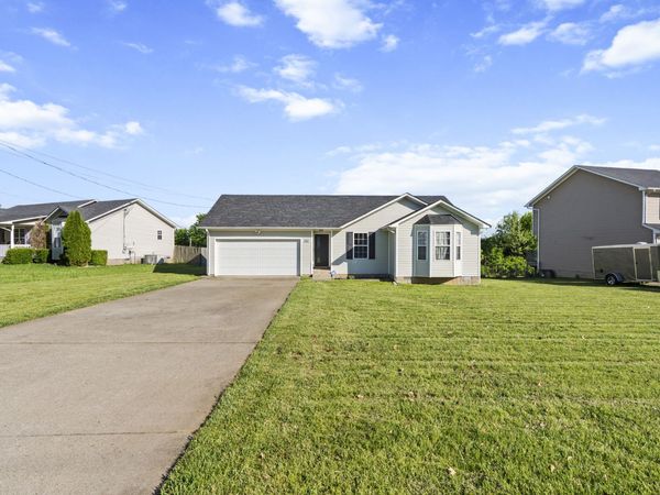 707 Shetland Dr, Oak Grove, KY 42262