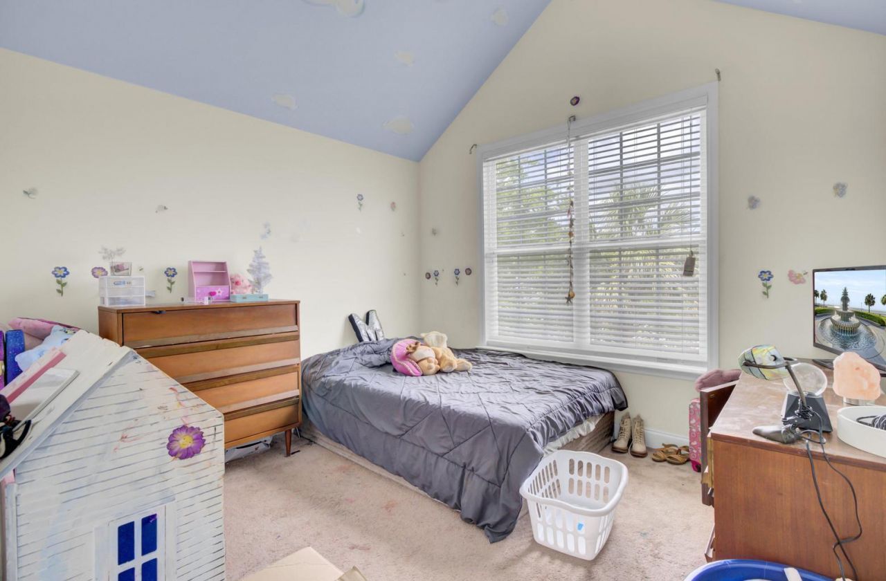 172 Cotillion Crescent Photo 12