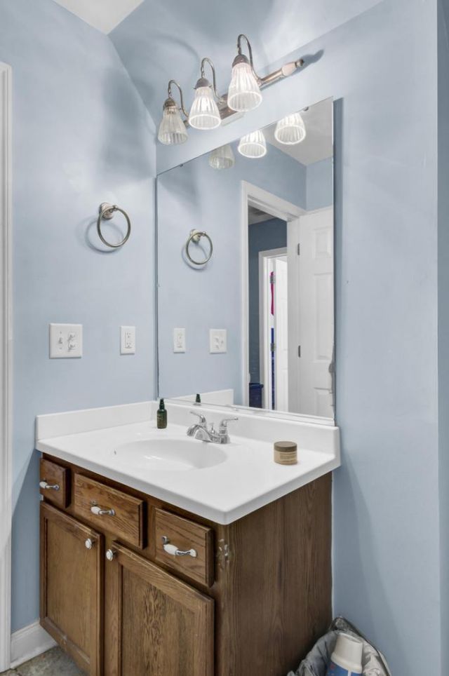 172 Cotillion Crescent Photo 15