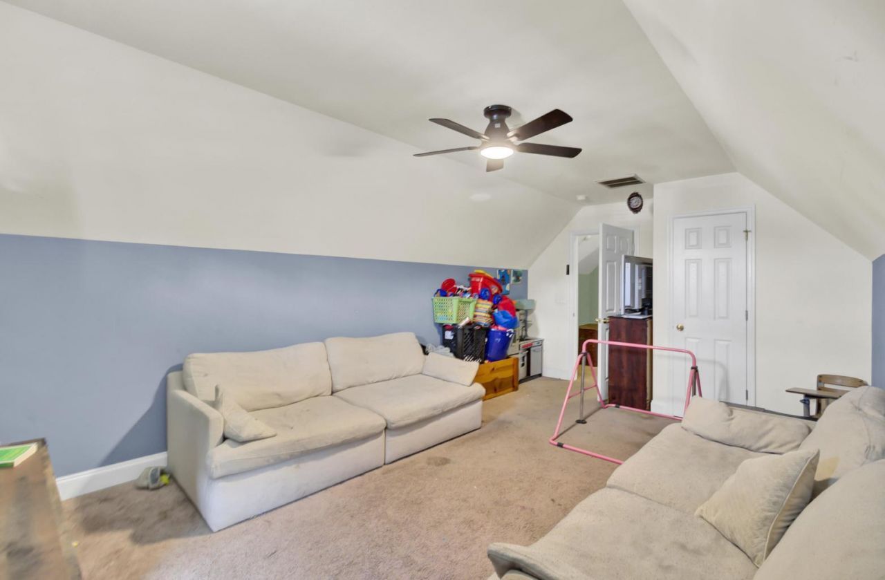 172 Cotillion Crescent Photo 17