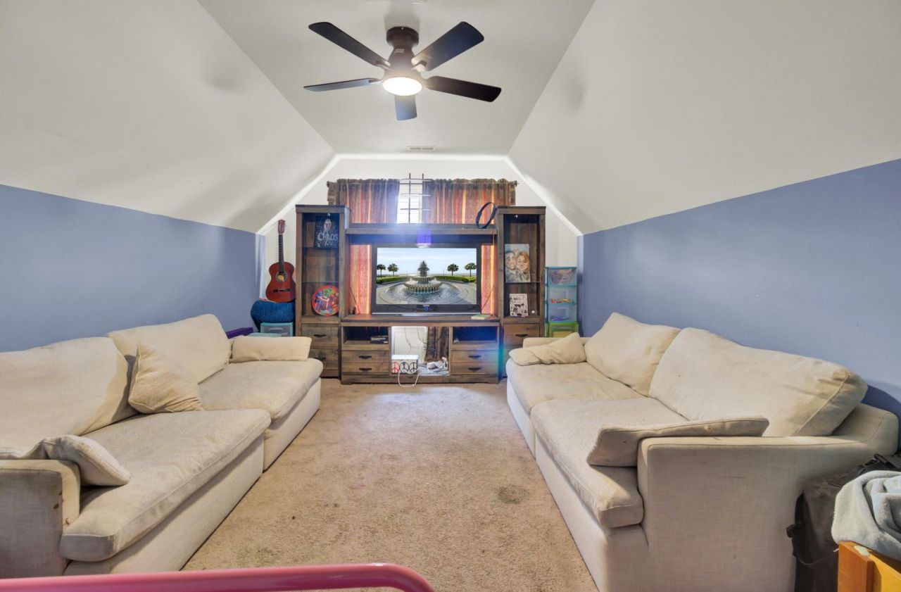 172 Cotillion Crescent Photo 19