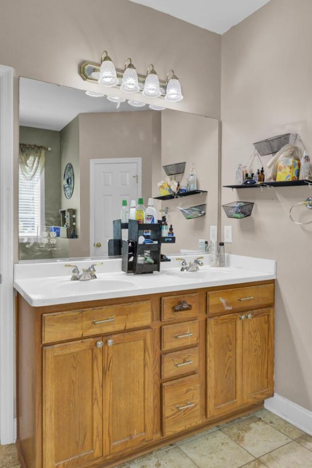 172 Cotillion Crescent Photo 21