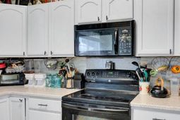 172 Cotillion Crescent photo 4