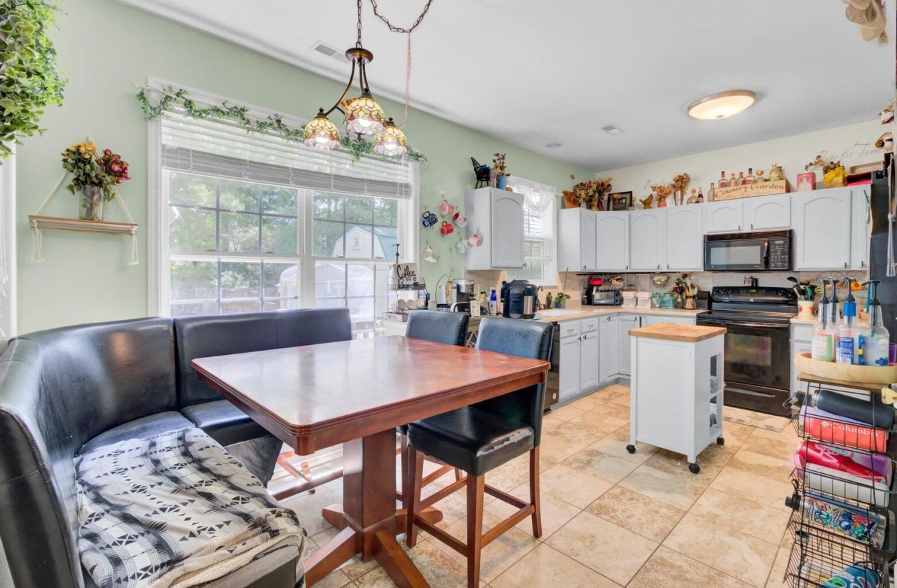 172 Cotillion Crescent Photo 8