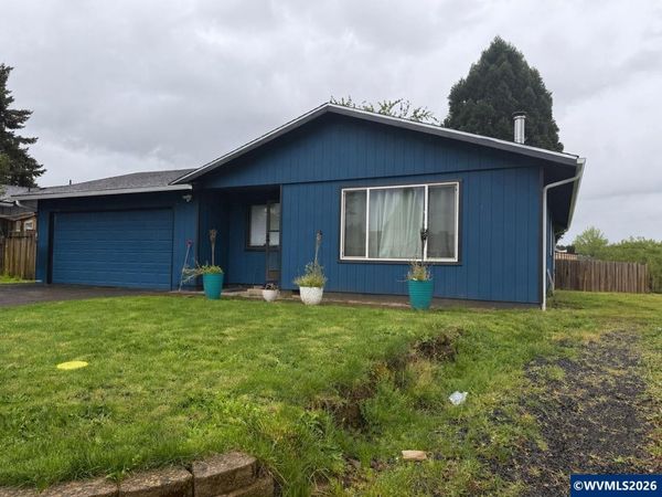 155 S 7th St, Jefferson, OR 97352