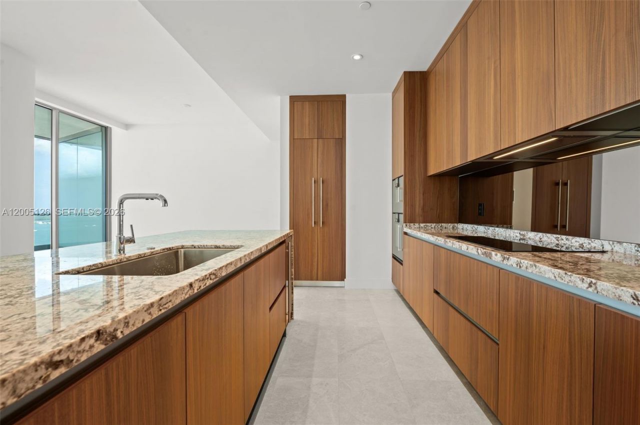 175 SE 25 Rd , Unit 2604, Miami, FL 33129 Photo