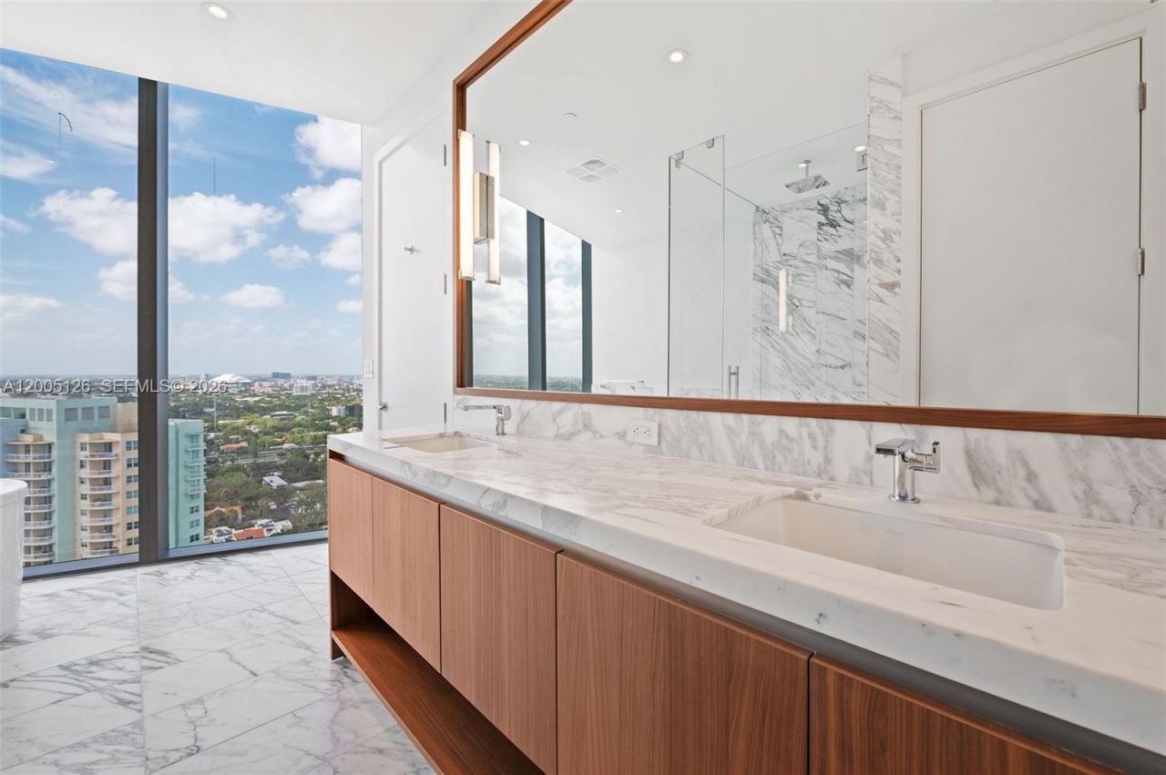 175 SE 25 Rd , Unit 2604, Miami, FL 33129 Photo