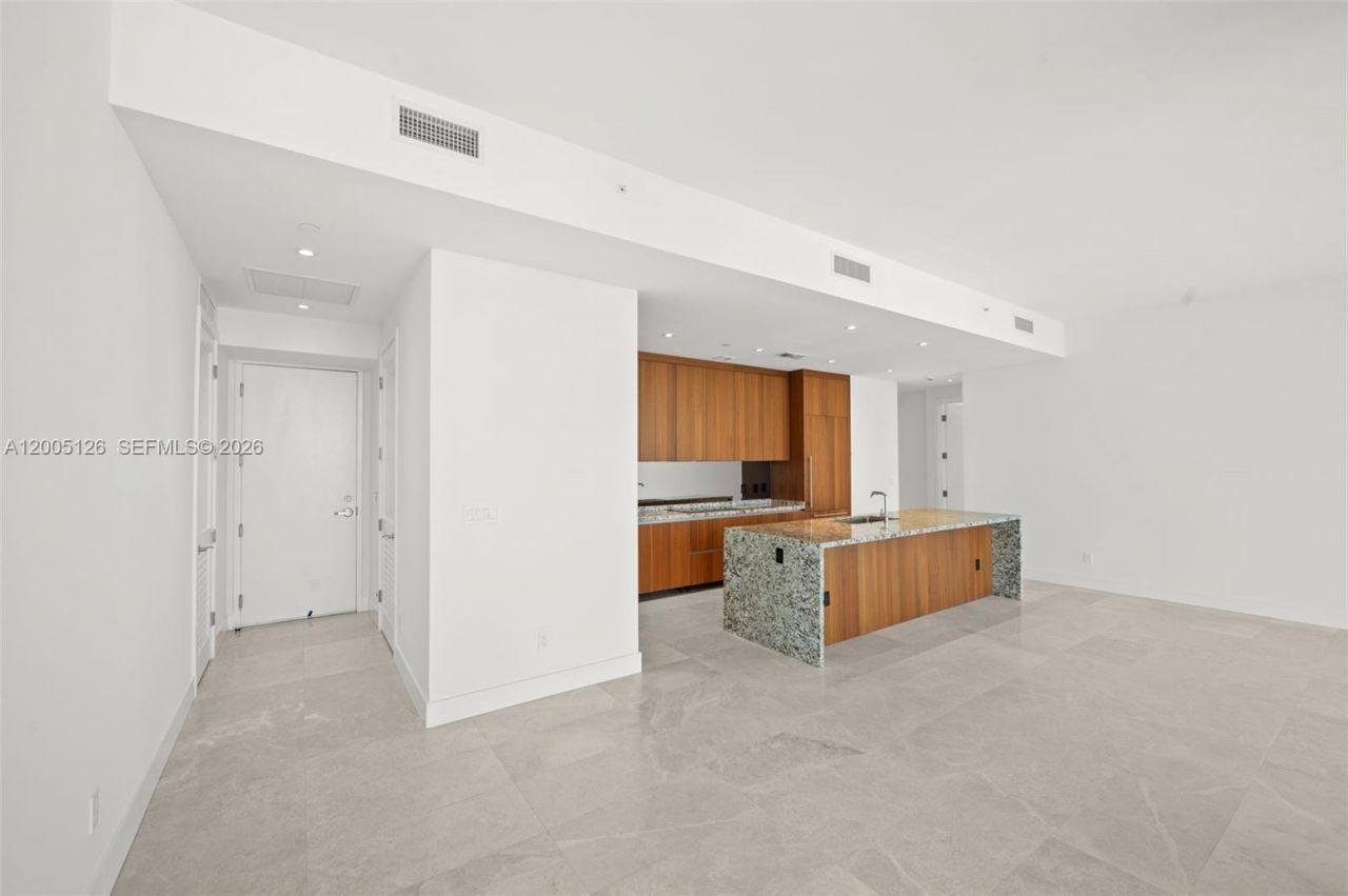 175 SE 25 Rd , Unit 2604, Miami, FL 33129 Photo