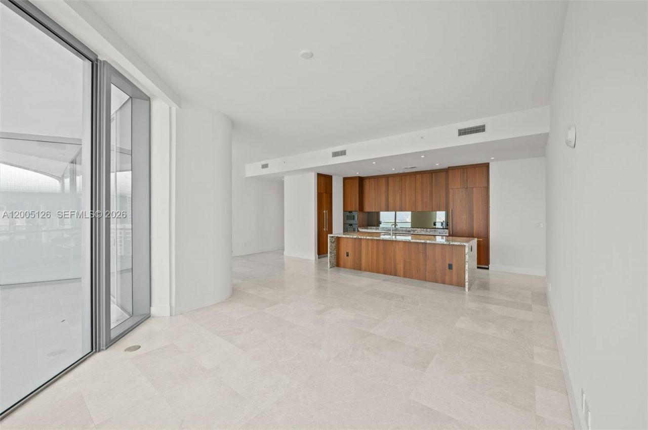 175 SE 25 Rd , Unit 2604, Miami, FL 33129 Photo